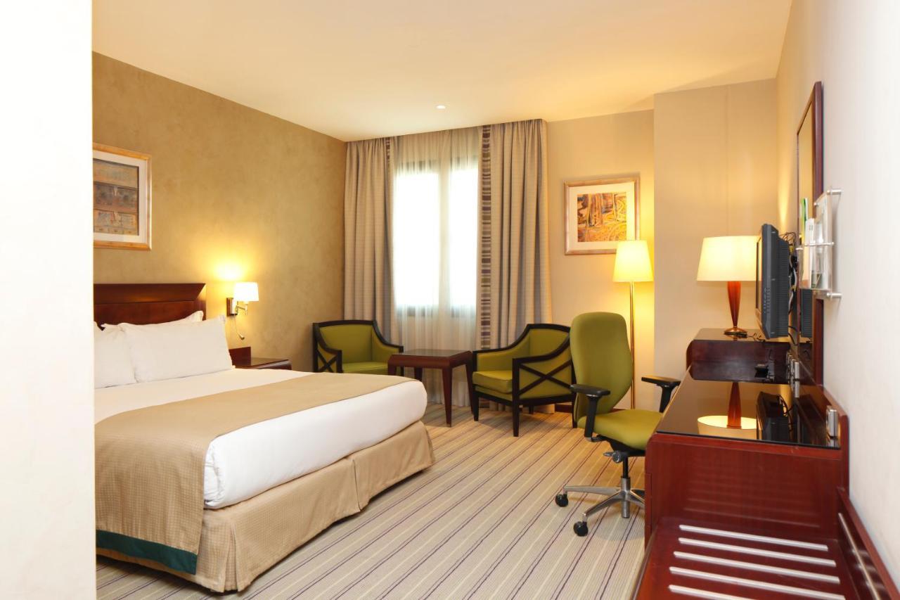 Holiday Inn Olaya By Ihg Riaad Buitenkant foto