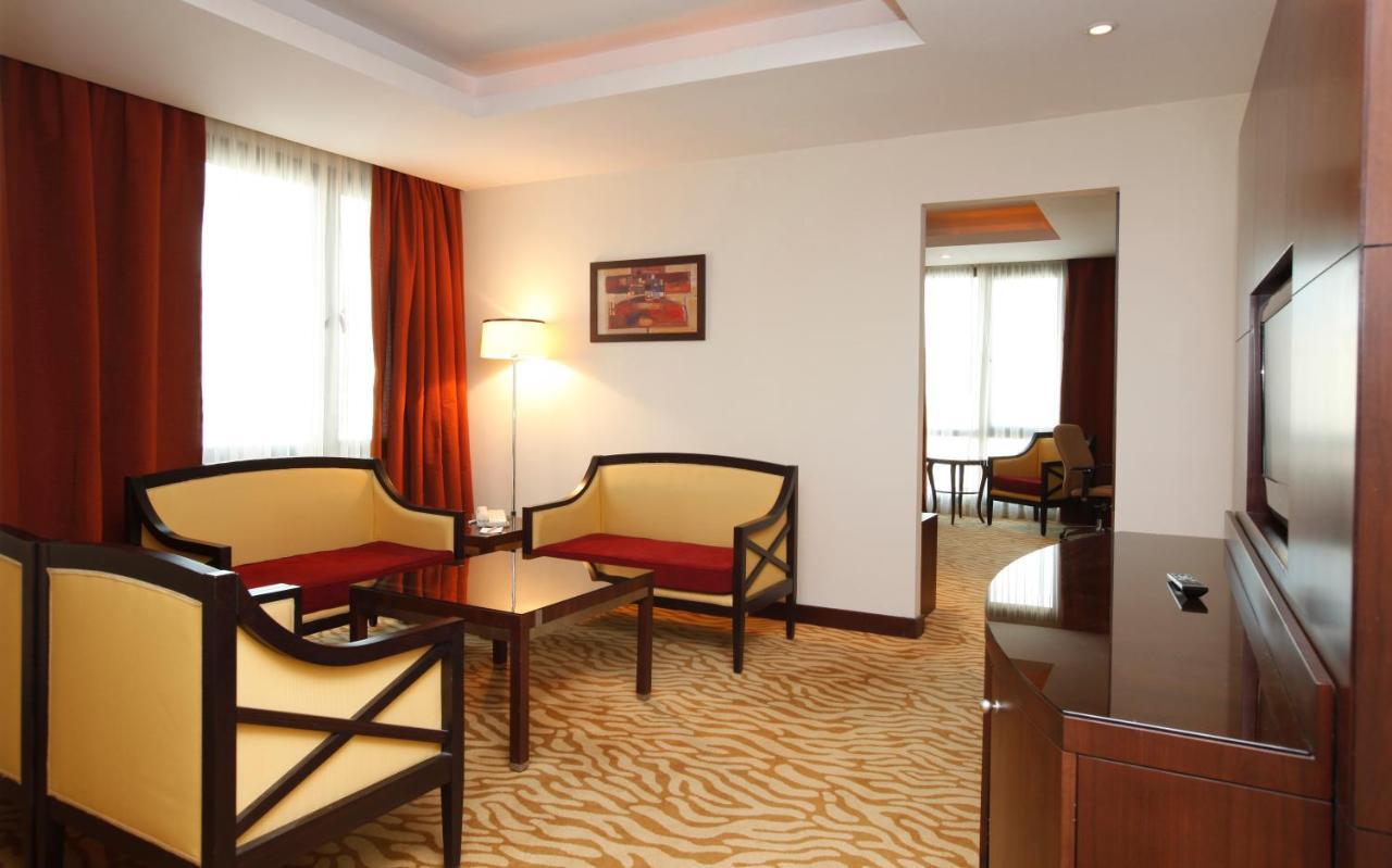 Holiday Inn Olaya By Ihg Riaad Buitenkant foto