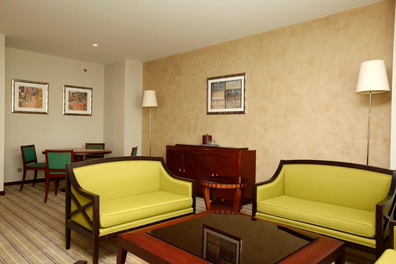Holiday Inn Olaya By Ihg Riaad Buitenkant foto
